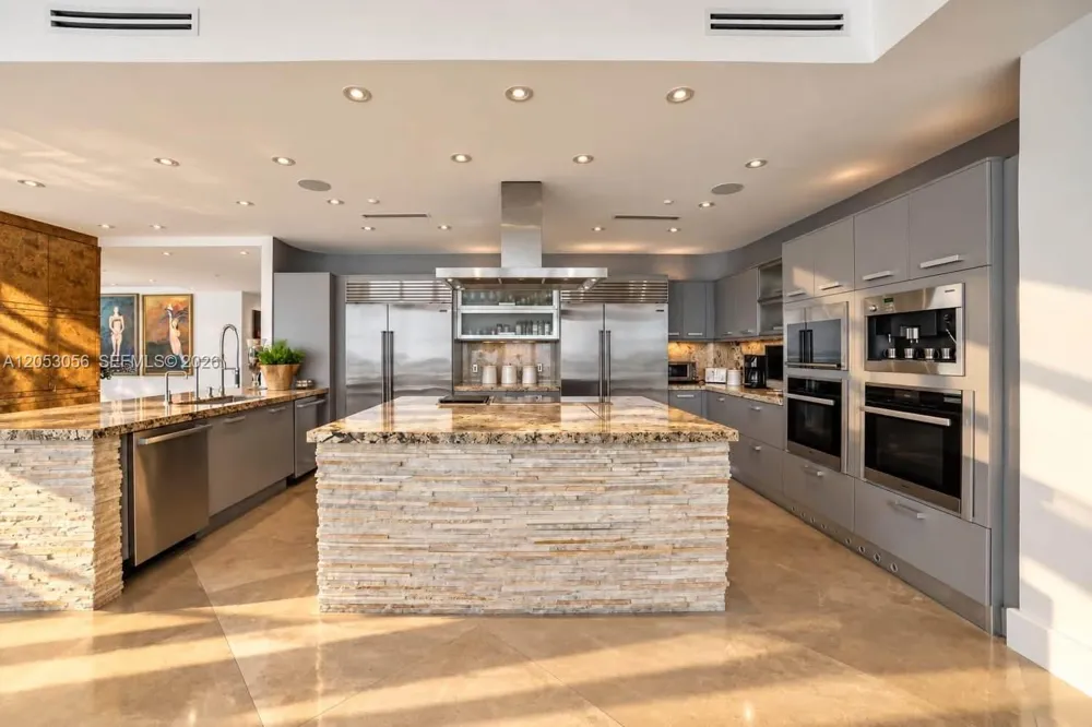 100 S Pointe Dr #2905 Miami Beach, FL 33139