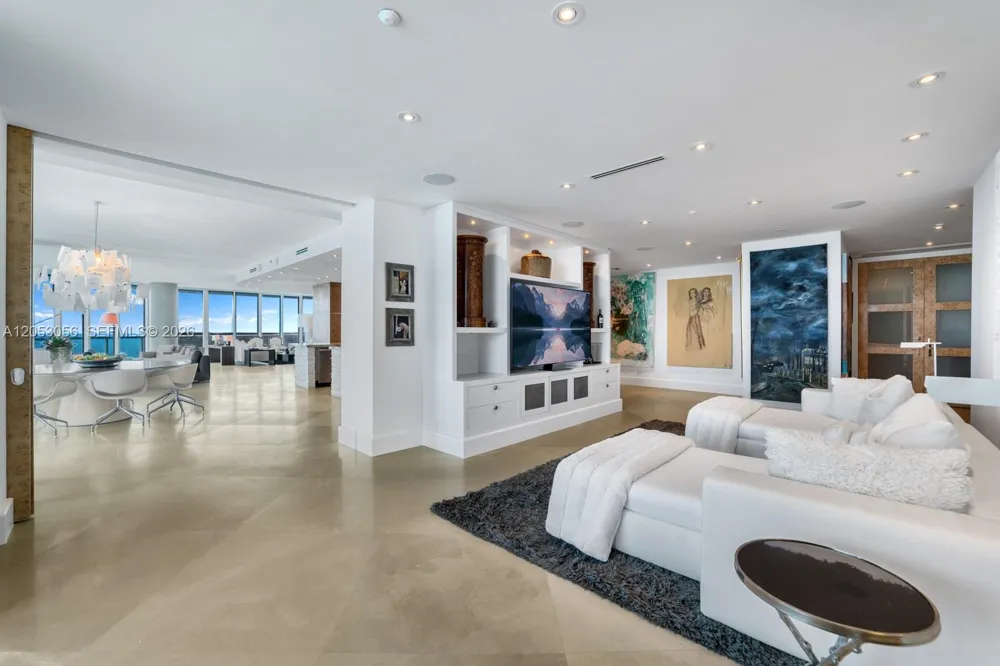 100 S Pointe Dr #2905 Miami Beach, FL 33139