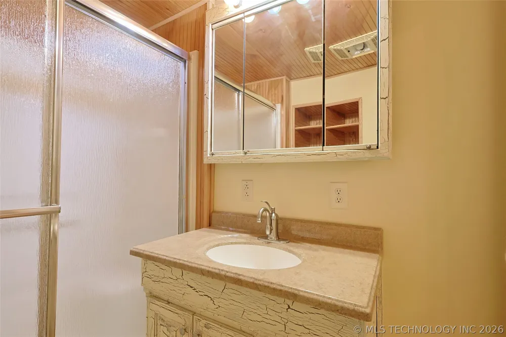 417082 Mockingbird Lane Eufaula, OK 74432