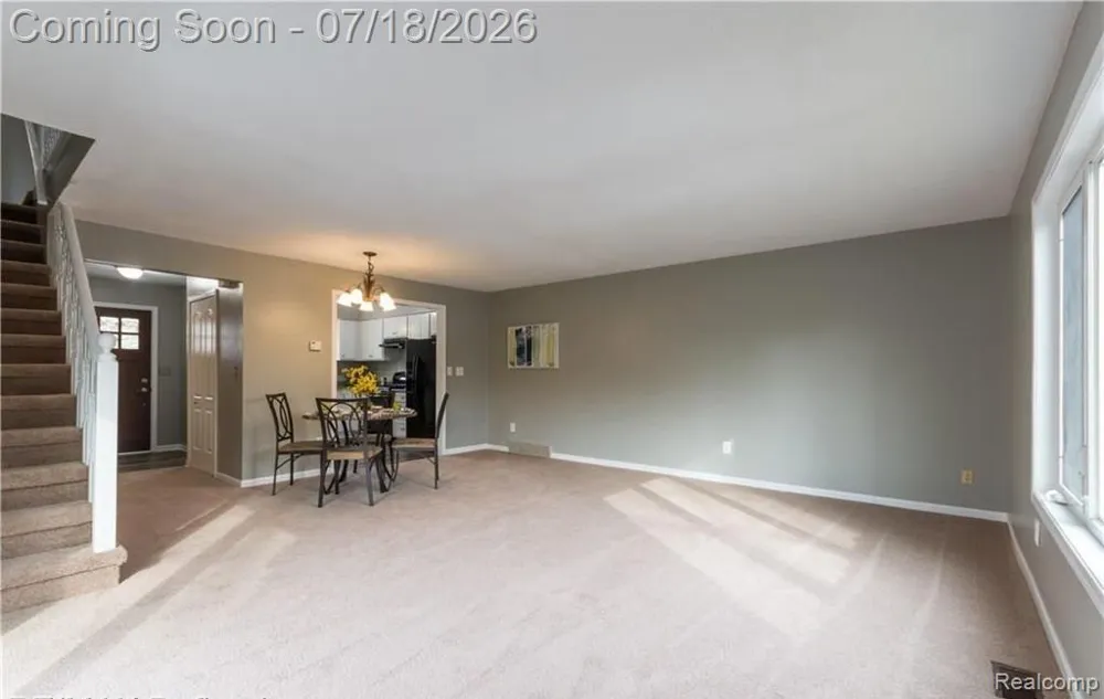 185 Fraser Street Rochester City, MI 48307