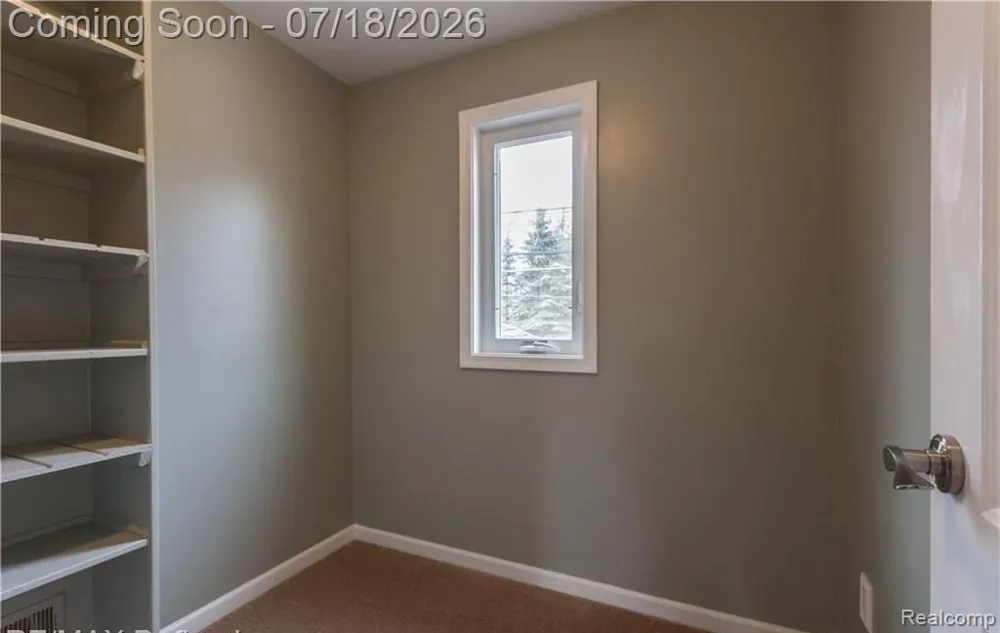 185 Fraser Street Rochester City, MI 48307