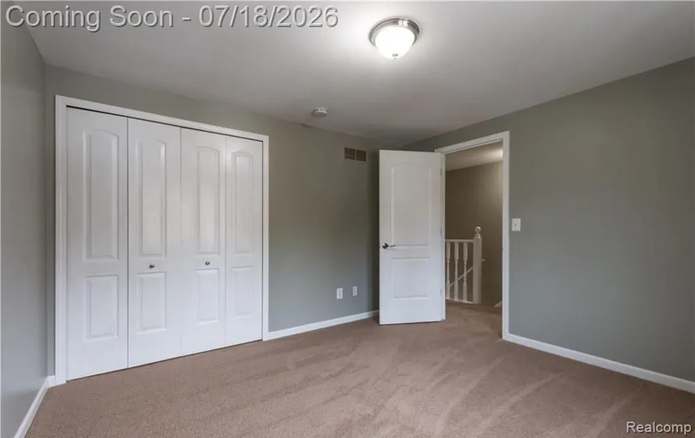 185 Fraser Street Rochester City, MI 48307