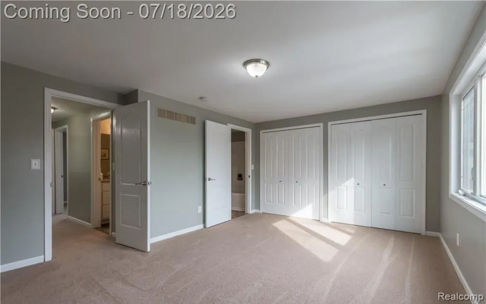 185 Fraser Street Rochester City, MI 48307