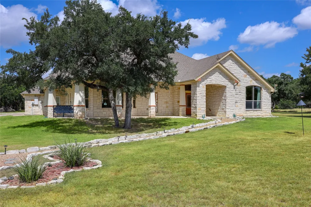127 Palomino Cove Jarrell, TX 76537
