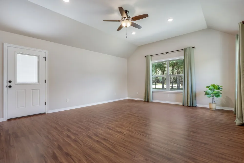 127 Palomino Cove Jarrell, TX 76537