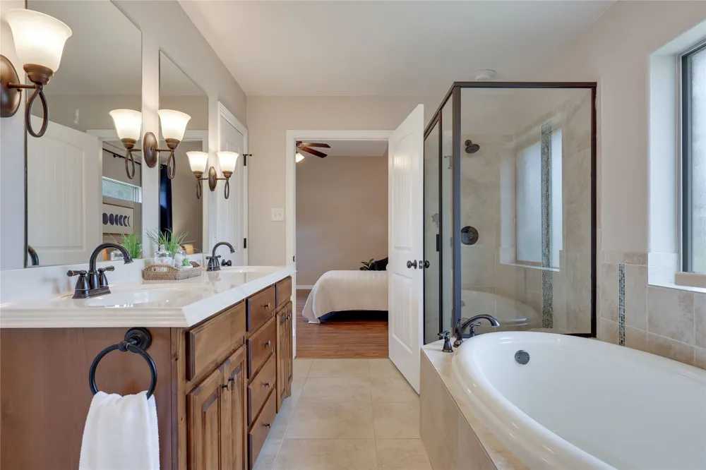 127 Palomino Cove Jarrell, TX 76537