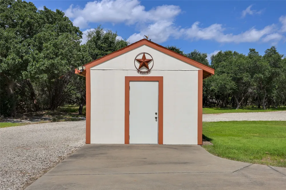 127 Palomino Cove Jarrell, TX 76537