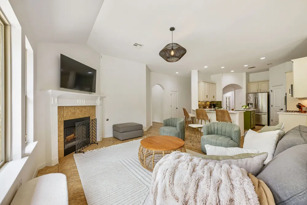 439 Drury Lane Austin, TX 78737