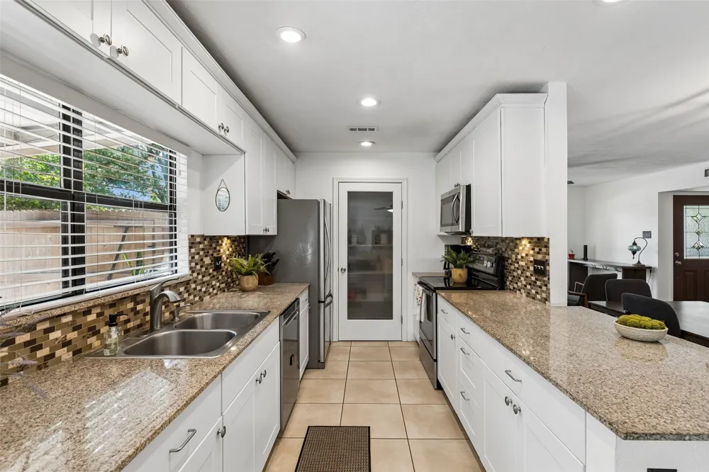 5069 Aztec Drive The Colony, TX 75056