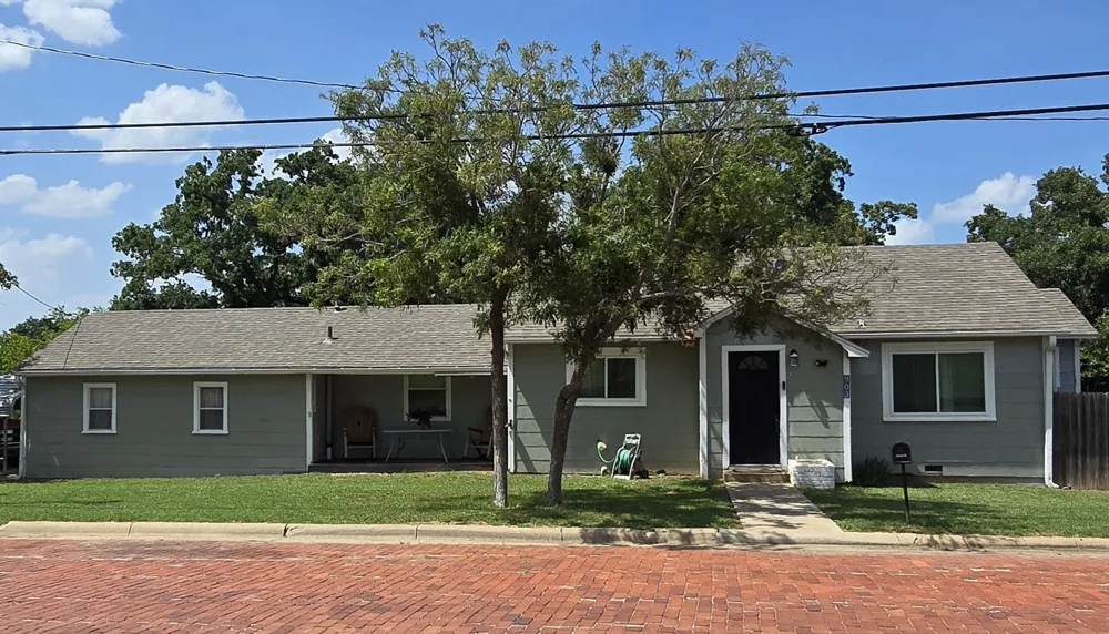 903 W Plummer Street Eastland, TX 76448
