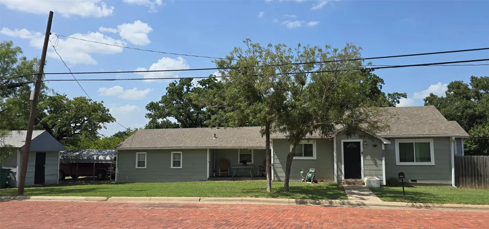 903 W Plummer Street Eastland, TX 76448