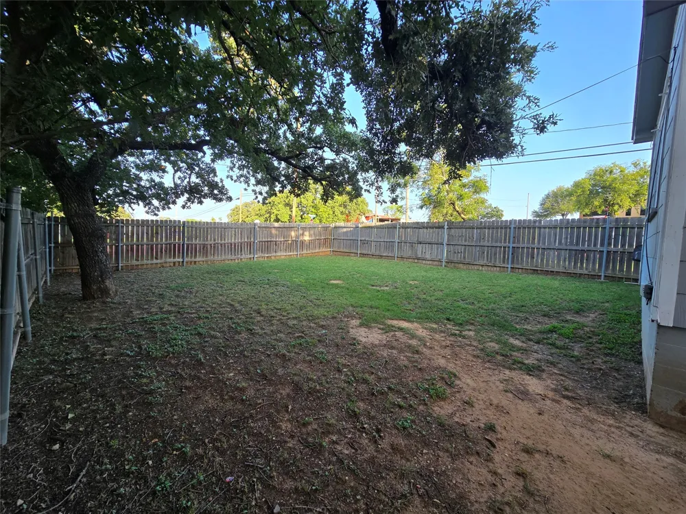 903 W Plummer Street Eastland, TX 76448