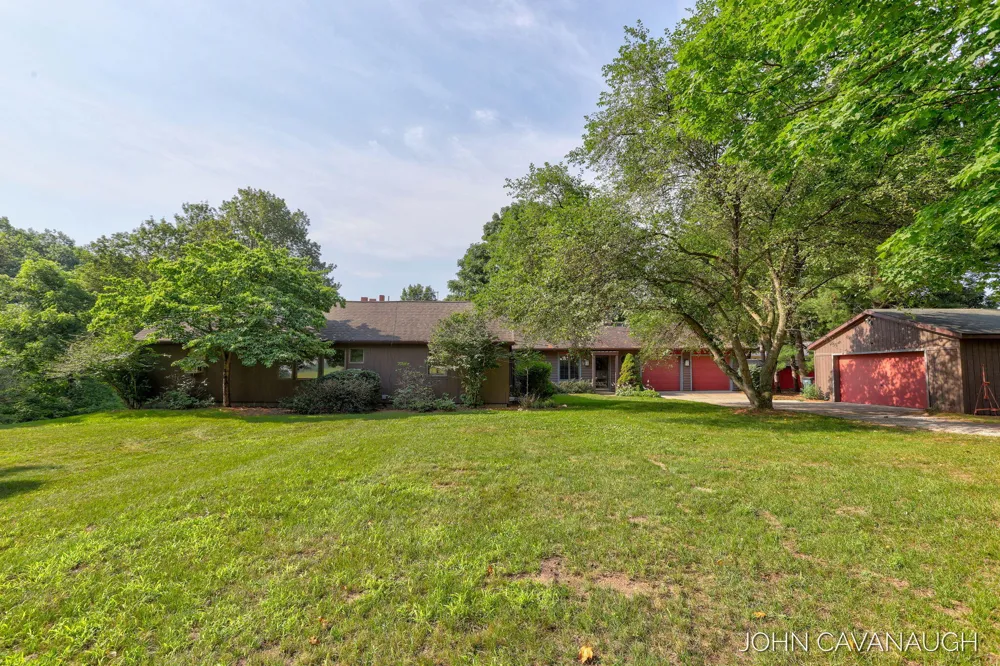 9516 Taft Street Polkton Charter Township, MI 49404