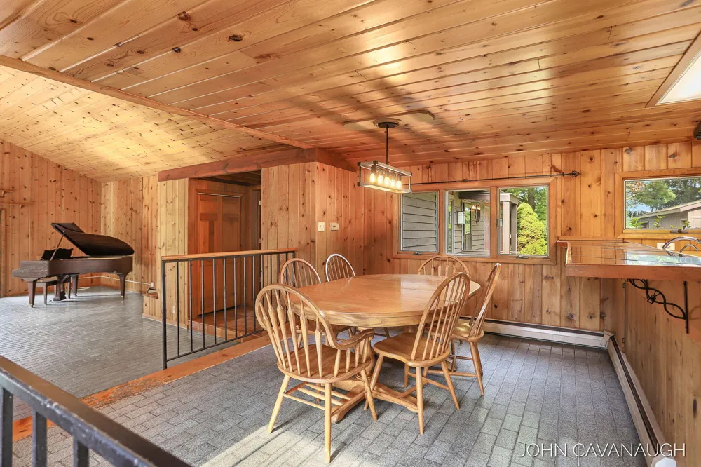 9516 Taft Street Polkton Charter Township, MI 49404