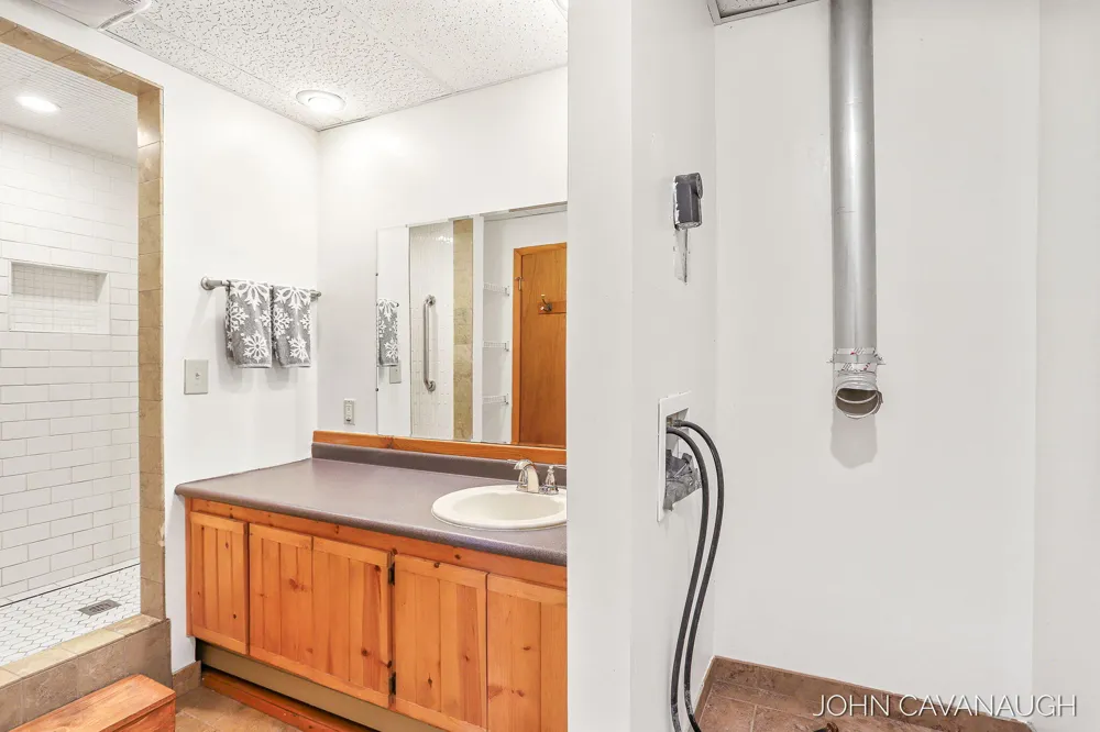 9516 Taft Street Polkton Charter Township, MI 49404