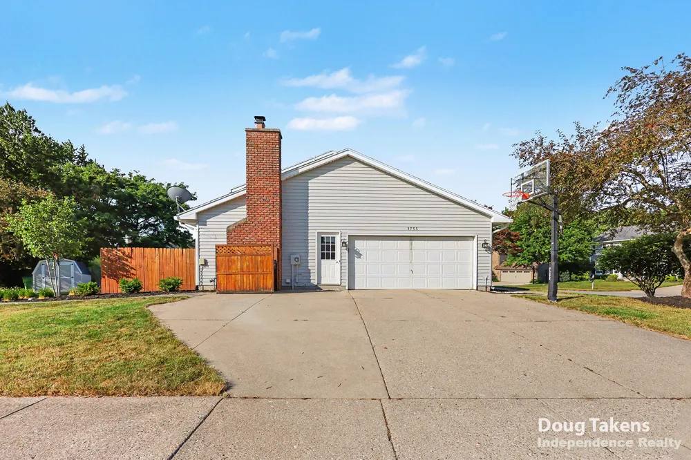 1755 Secretariat Drive SE Kentwood City, MI 49546