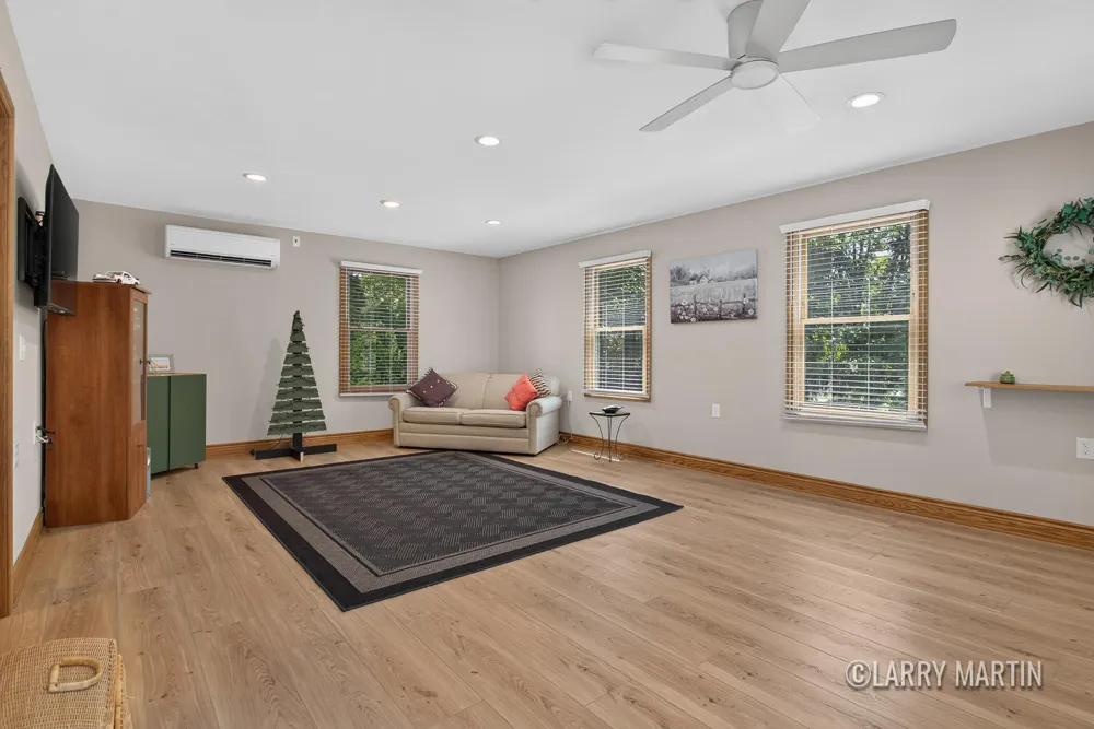 4256 Del Mar Drive SW Wyoming City, MI 49418