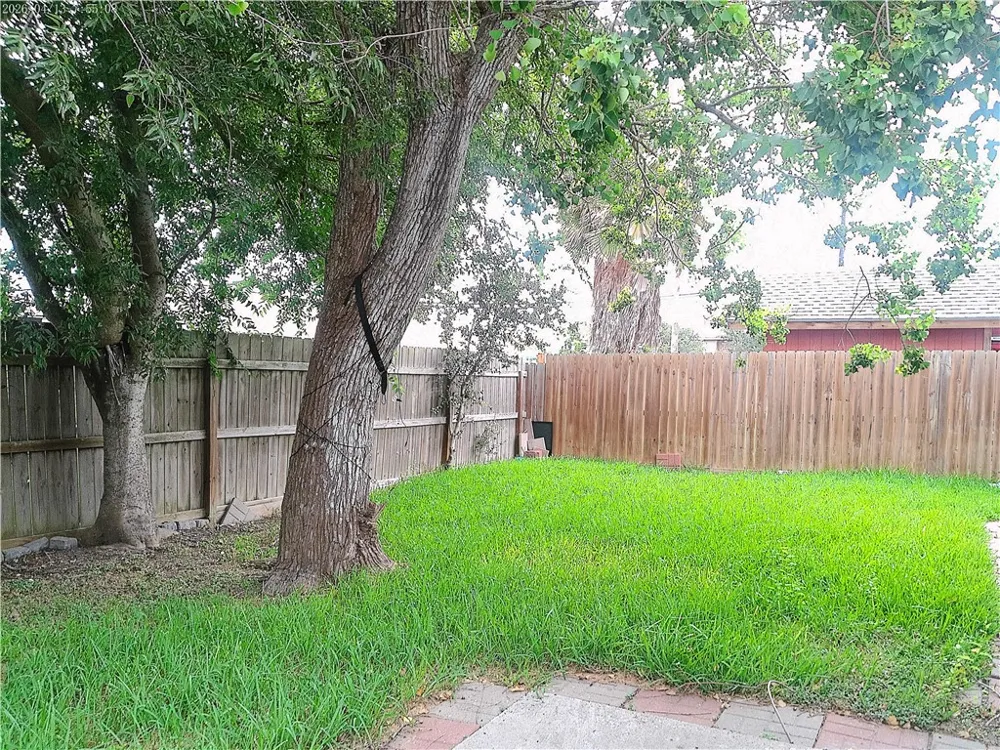 849 CLIFF DRIVE Portland, TX 78374