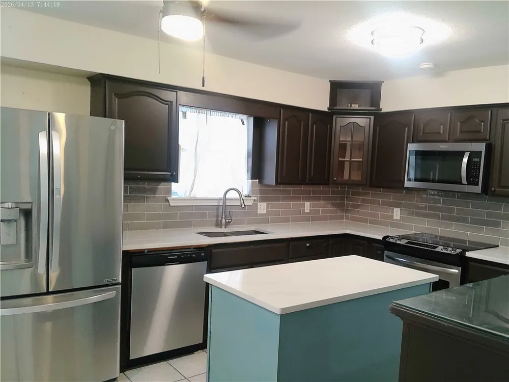 849 CLIFF DRIVE Portland, TX 78374