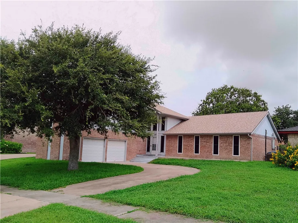 849 CLIFF DRIVE Portland, TX 78374