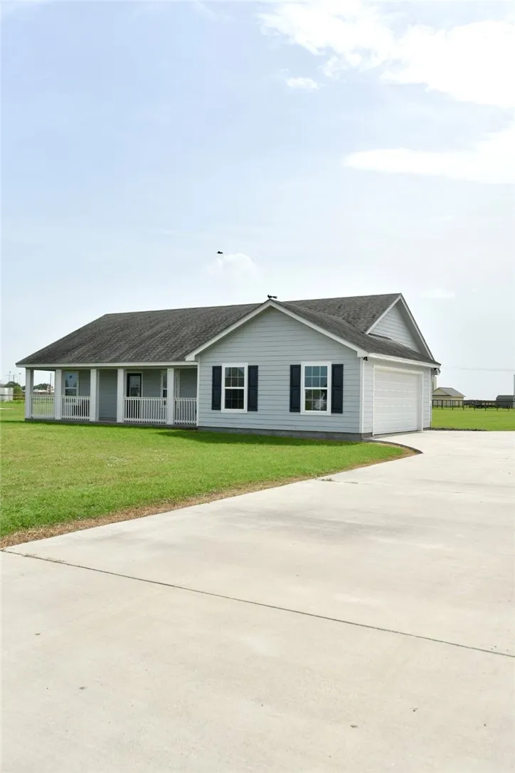 4455 S Oak Circle Robstown, TX 78380