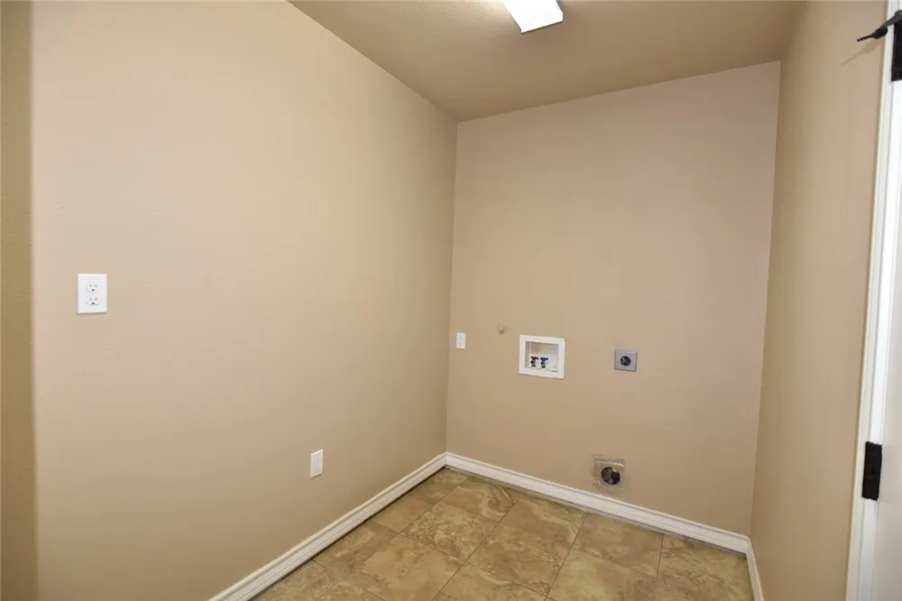 4455 S Oak Circle Robstown, TX 78380