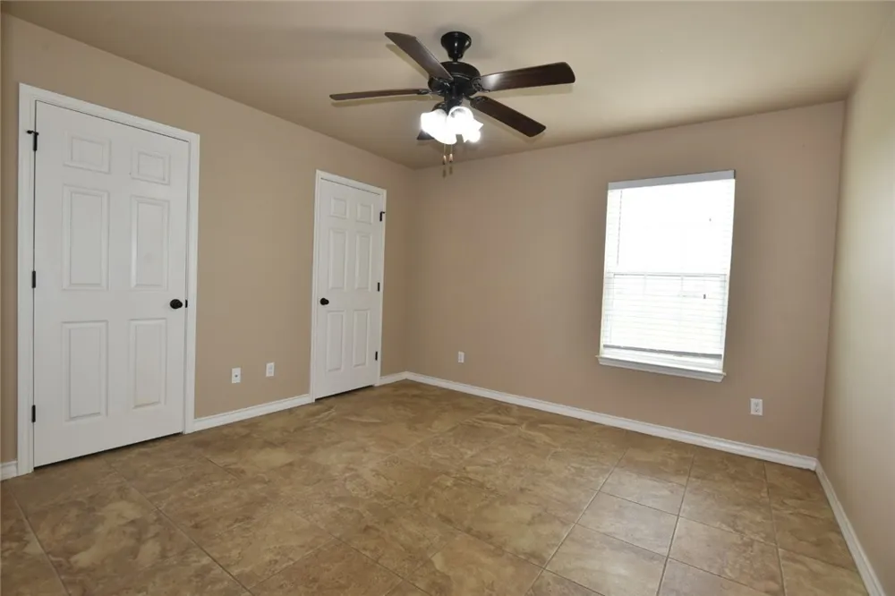 4455 S Oak Circle Robstown, TX 78380