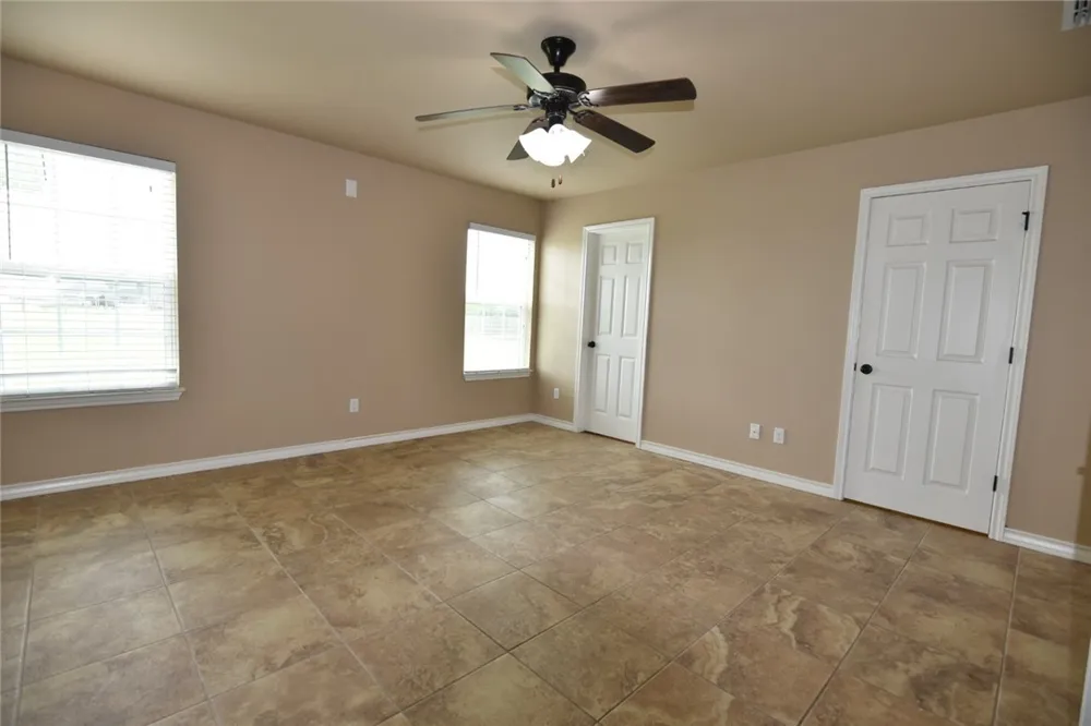 4455 S Oak Circle Robstown, TX 78380