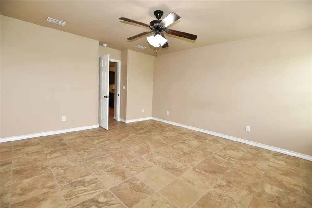 4455 S Oak Circle Robstown, TX 78380