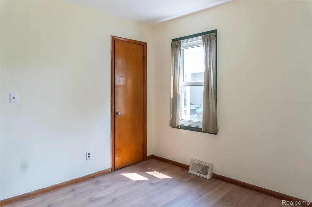 20301 Huron River Drive Rockwood City, MI 48173