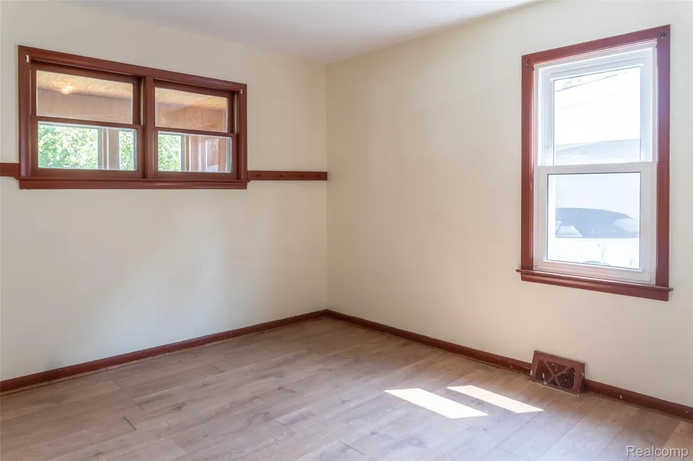 20301 Huron River Drive Rockwood City, MI 48173
