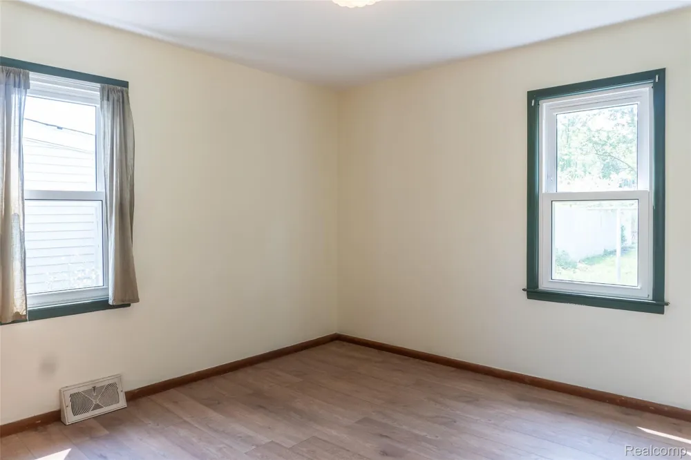 20301 Huron River Drive Rockwood City, MI 48173