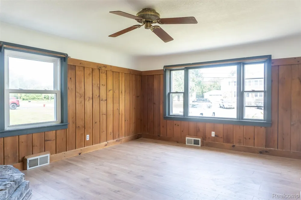 20301 Huron River Drive Rockwood City, MI 48173