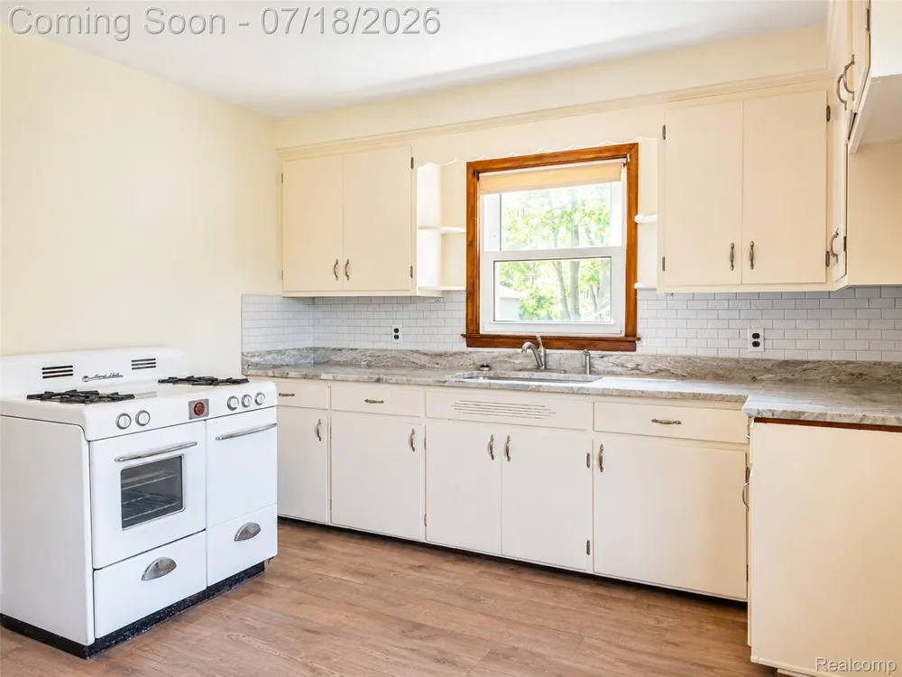 20301 Huron River Drive Rockwood City, MI 48173