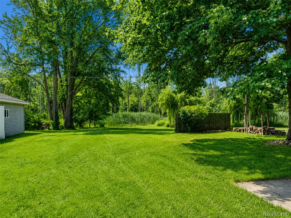 20301 Huron River Drive Rockwood City, MI 48173
