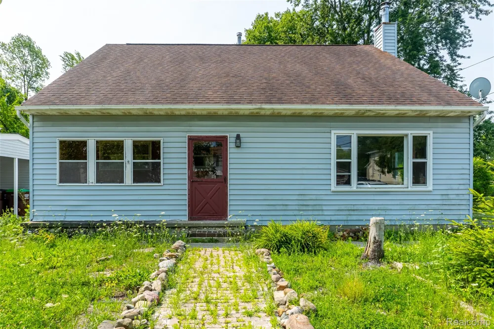 20301 Huron River Drive Rockwood City, MI 48173