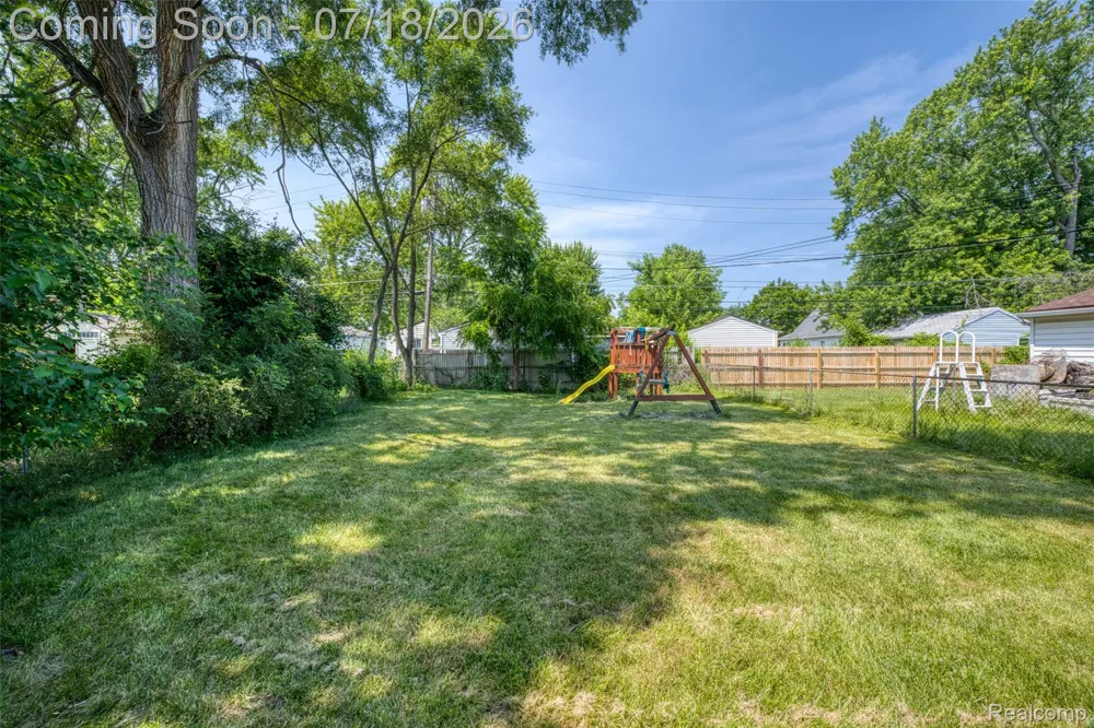 5660 Kingston Street Dearborn Heights City, MI 48125