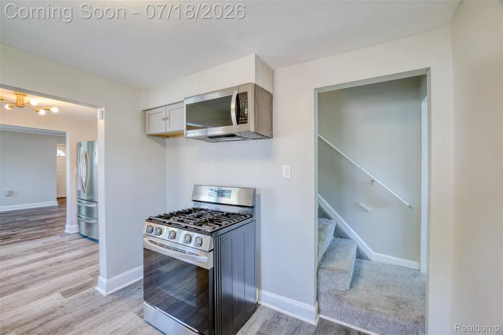 5660 Kingston Street Dearborn Heights City, MI 48125