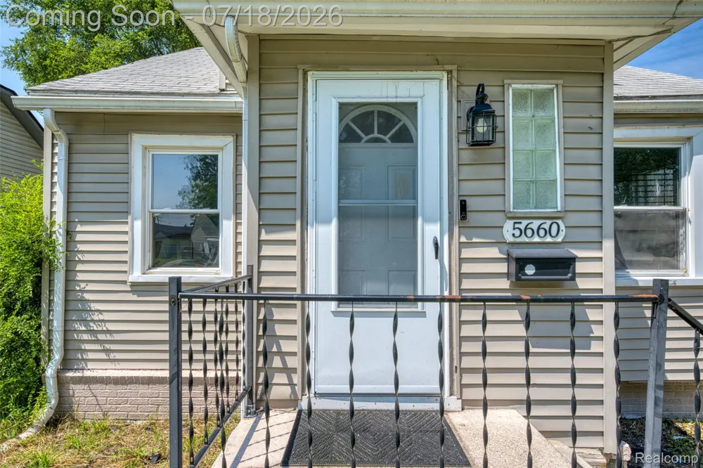 5660 Kingston Street Dearborn Heights City, MI 48125
