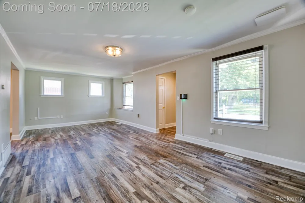 5660 Kingston Street Dearborn Heights City, MI 48125