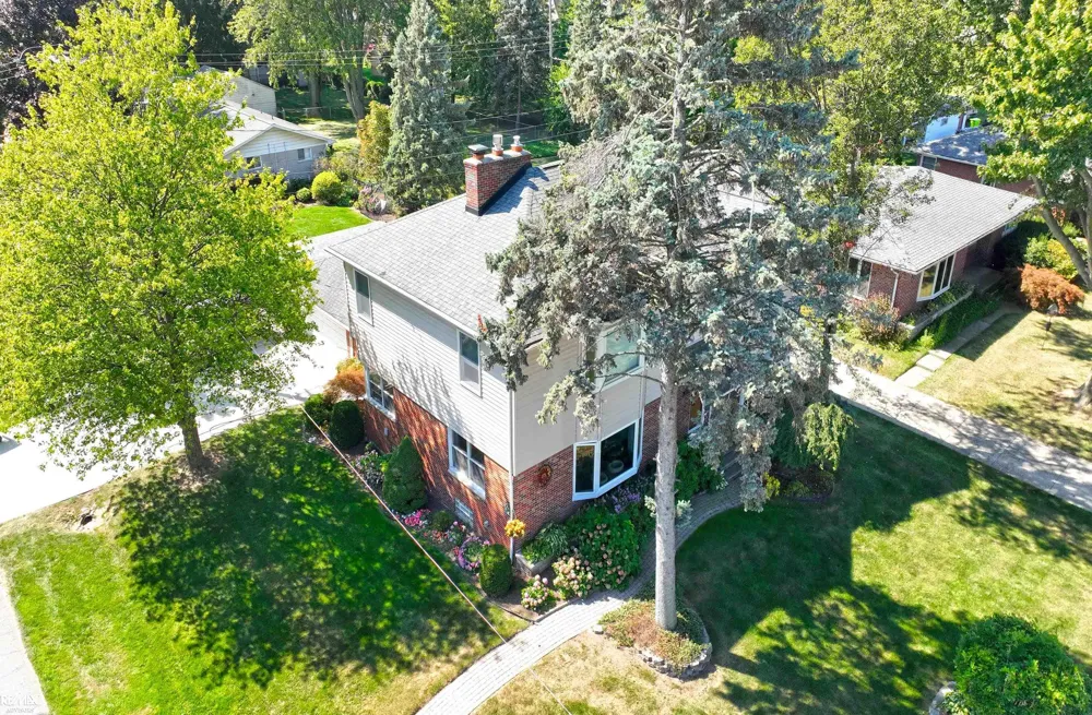28900 S River Road Harrison Charter Township, MI 48045