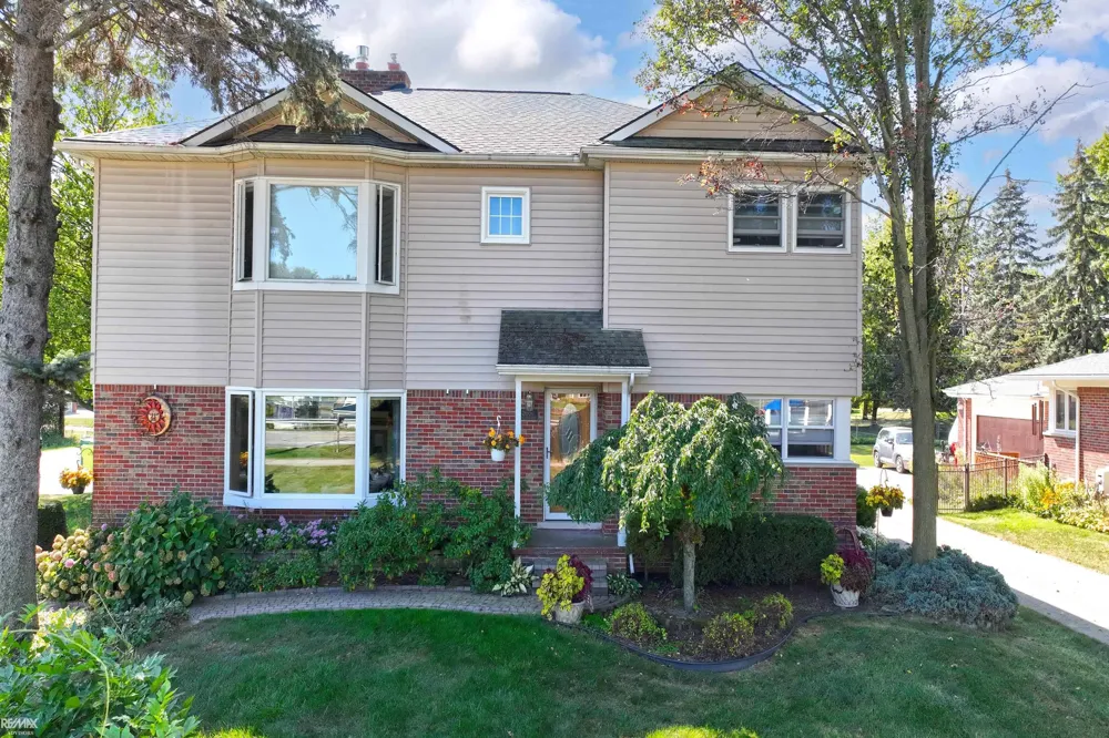 28900 S River Road Harrison Charter Township, MI 48045