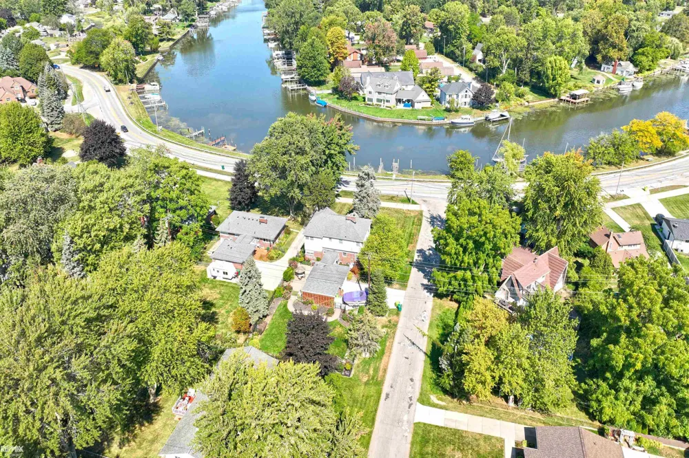 28900 S River Road Harrison Charter Township, MI 48045