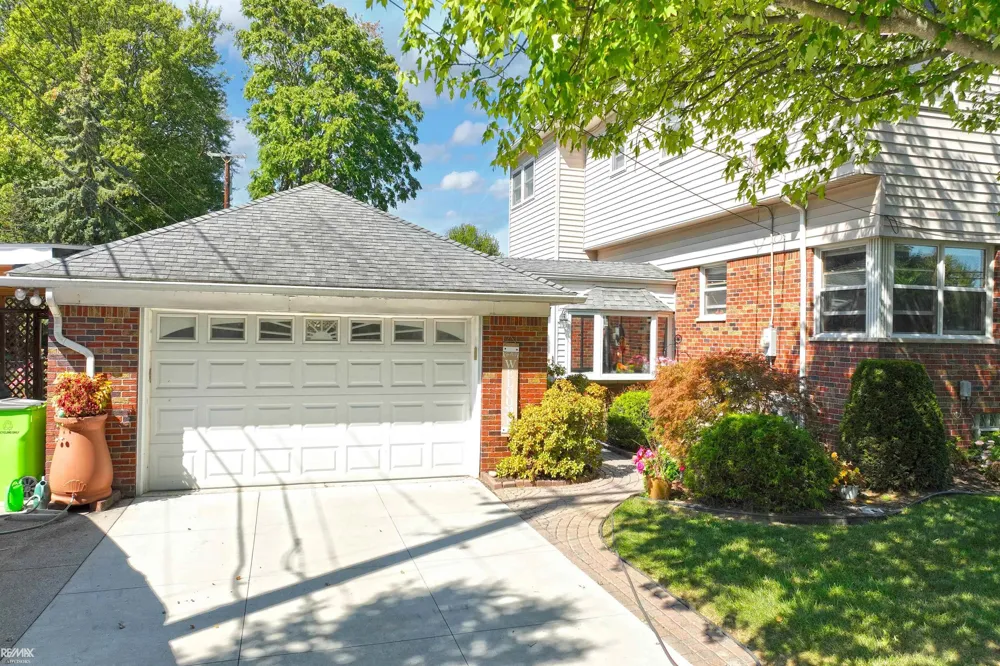 28900 S River Road Harrison Charter Township, MI 48045