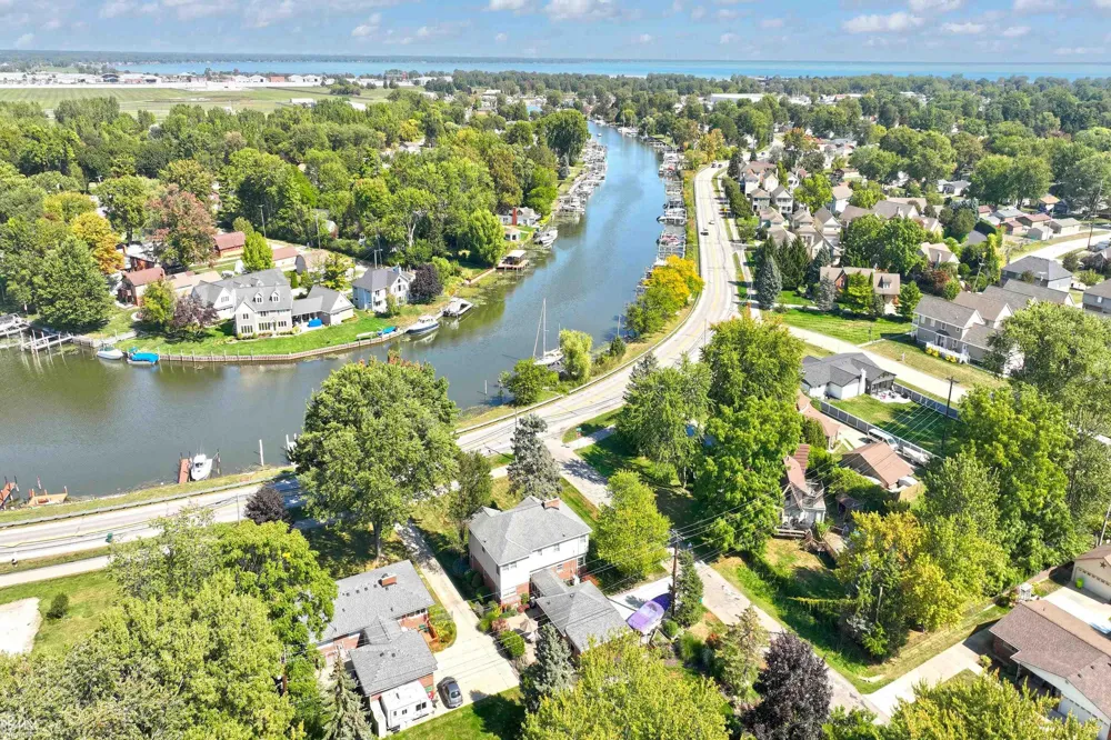 28900 S River Road Harrison Charter Township, MI 48045