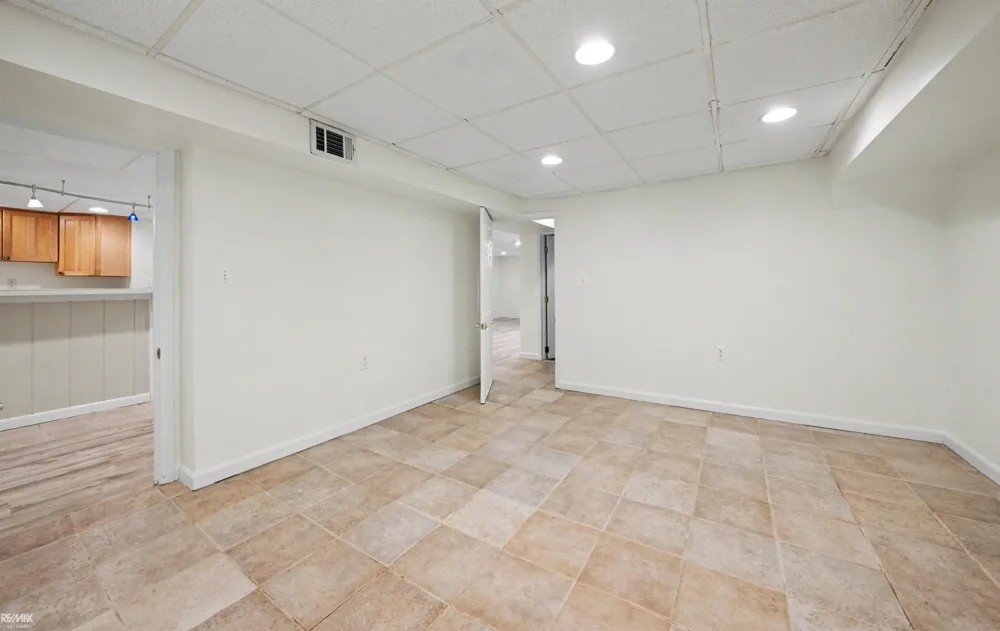 28900 S River Road Harrison Charter Township, MI 48045