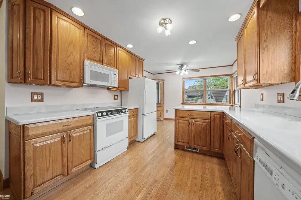 28900 S River Road Harrison Charter Township, MI 48045