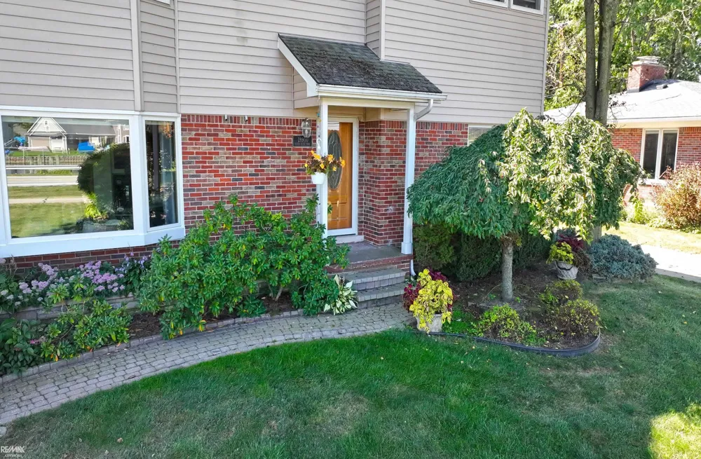 28900 S River Road Harrison Charter Township, MI 48045