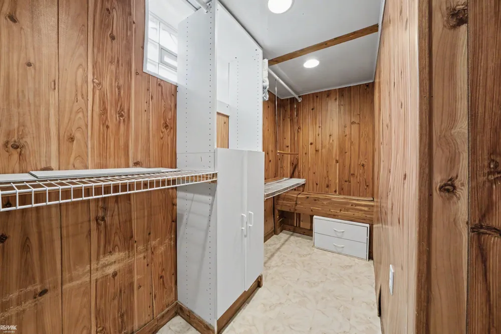 28900 S River Road Harrison Charter Township, MI 48045