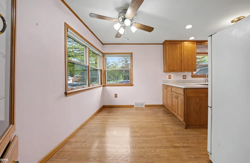 28900 S River Road Harrison Charter Township, MI 48045